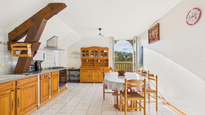 Image No.3-8 Bed House for sale