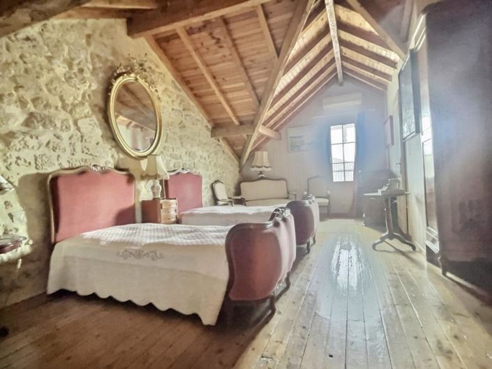 Image No.6-5 Bed Property for sale