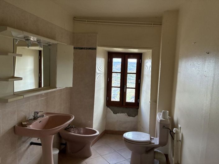 Image No.19-2 Bed Property for sale