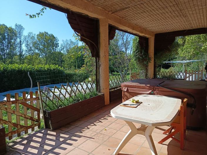 Image No.6-6 Bed Property for sale