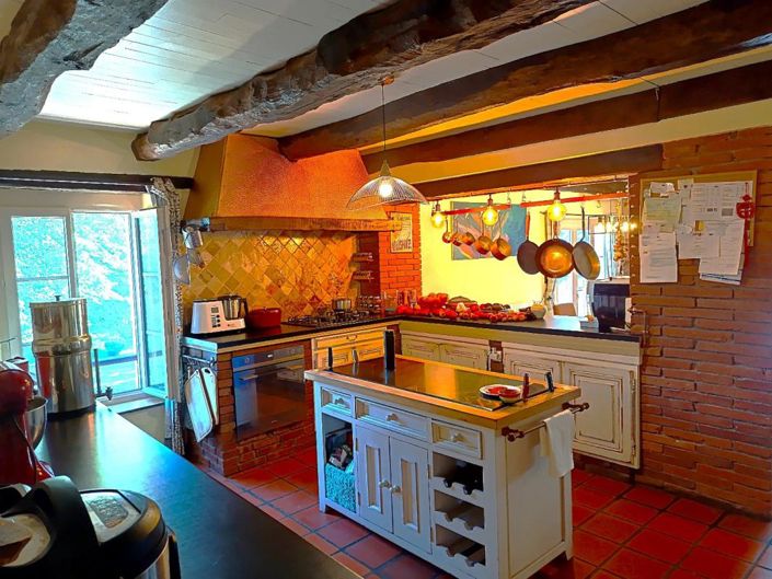 Image No.8-6 Bed Property for sale