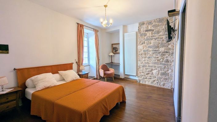 Image No.15-5 Bed House for sale