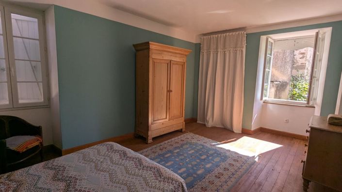 Image No.7-5 Bed House for sale