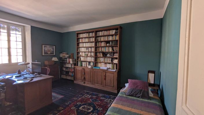 Image No.8-5 Bed House for sale