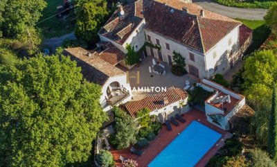 11 Bed House for sale