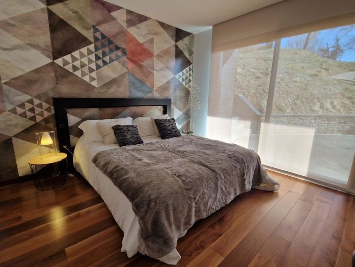 Image No.16-4 Bed Property for sale