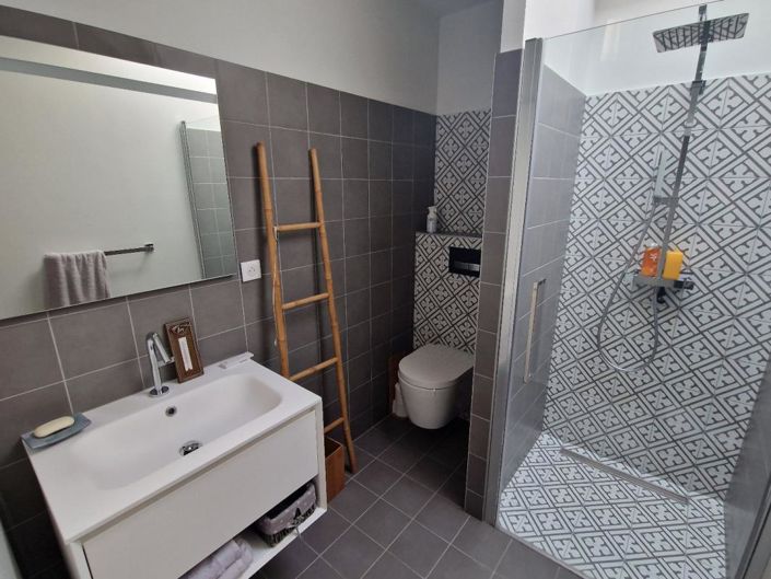 Image No.17-4 Bed Property for sale