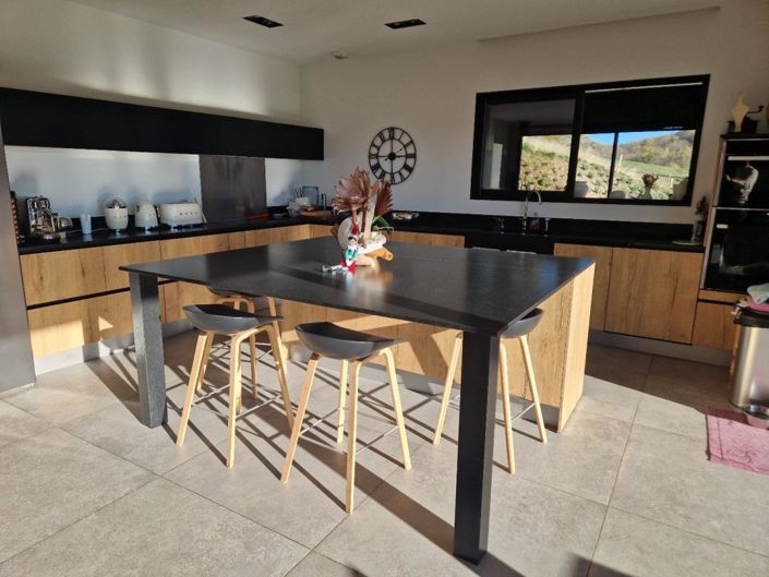 Image No.6-4 Bed Property for sale