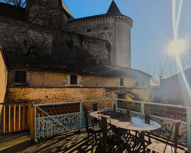 Image No.1-3 Bed Property for sale