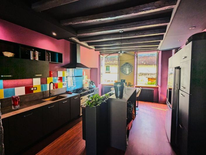 Image No.12-3 Bed Property for sale