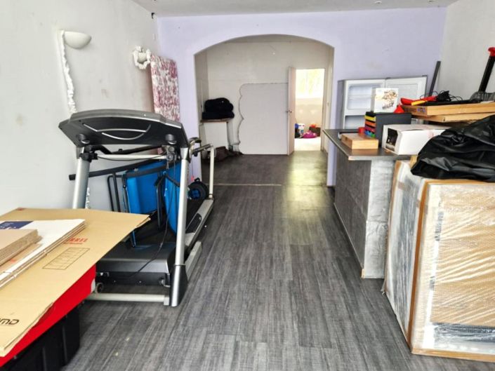 Image No.18-3 Bed Property for sale