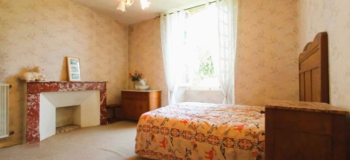 Image No.11-8 Bed Property for sale