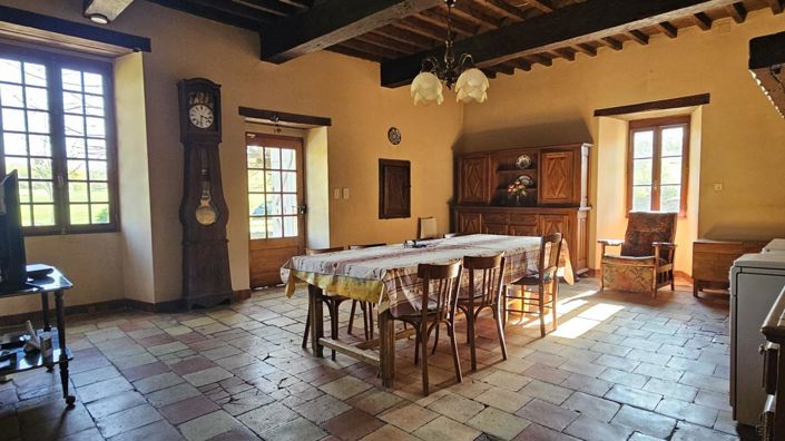 Image No.6-8 Bed Property for sale