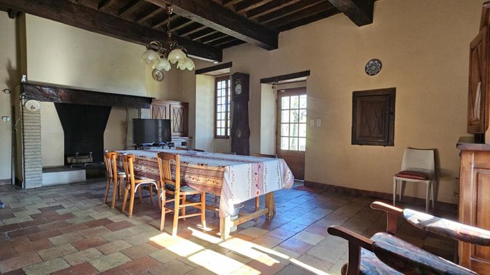 Image No.7-8 Bed Property for sale