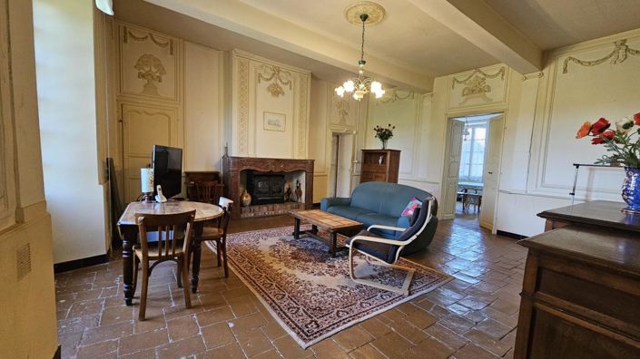 Image No.8-8 Bed Property for sale