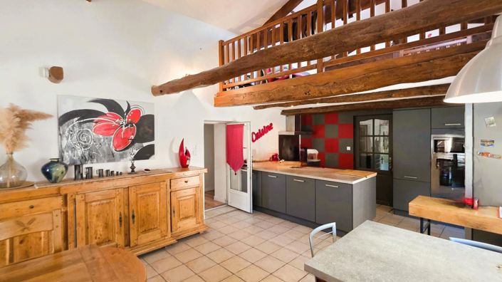 Image No.12-4 Bed Property for sale