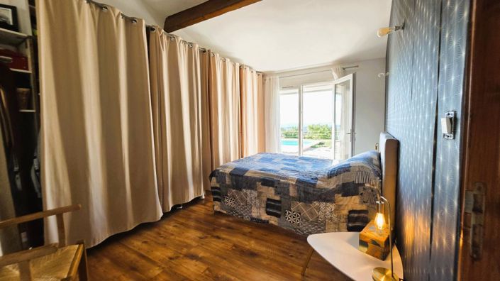 Image No.14-4 Bed Property for sale