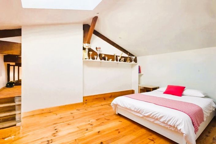 Image No.16-4 Bed Property for sale