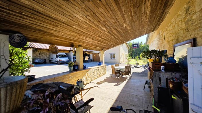 Image No.17-4 Bed Property for sale