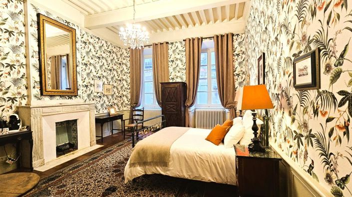 Image No.1-10 Bed House for sale