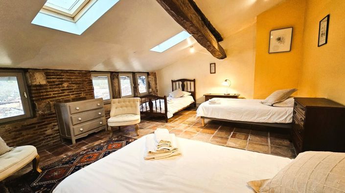 Image No.13-10 Bed House for sale