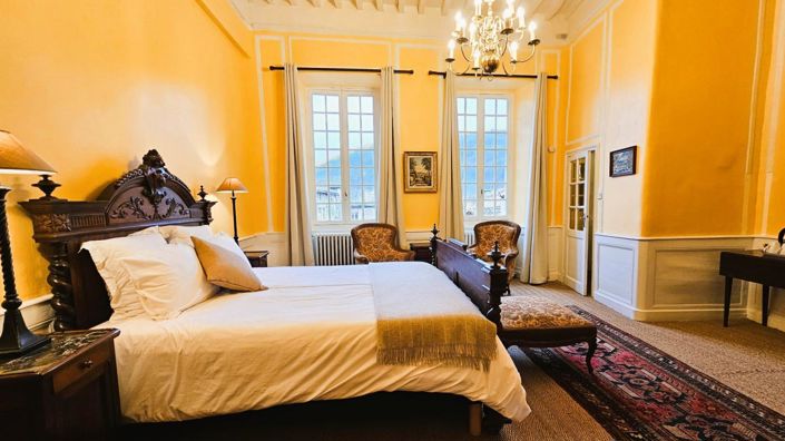 Image No.7-10 Bed House for sale