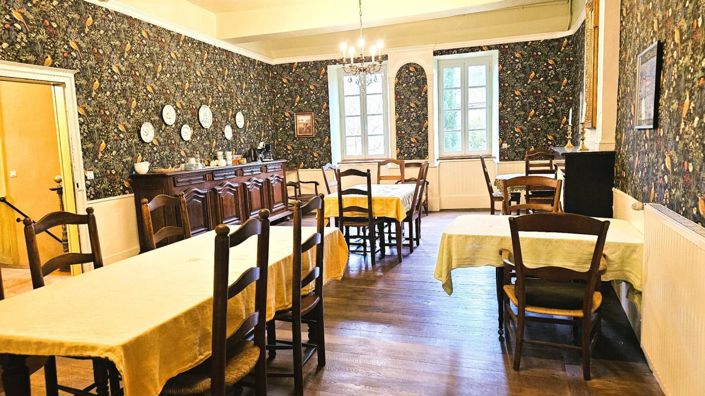 Image No.8-10 Bed House for sale