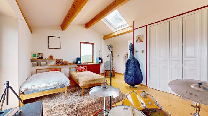 Image No.15-2 Bed Property for sale