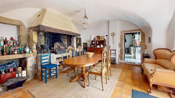 Image No.16-2 Bed Property for sale