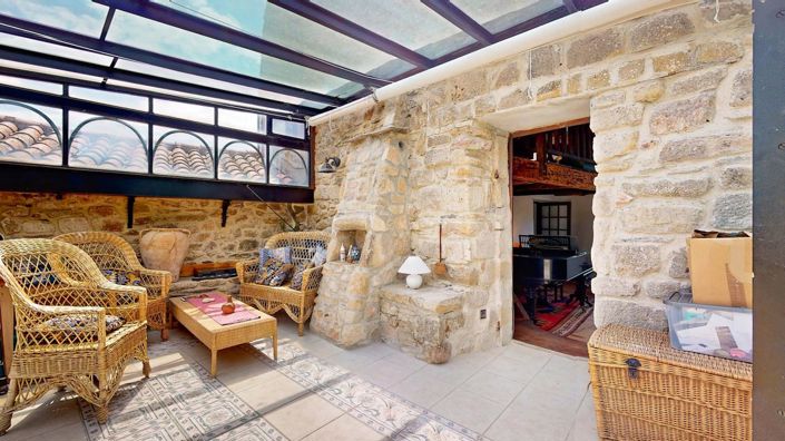 Image No.18-2 Bed Property for sale