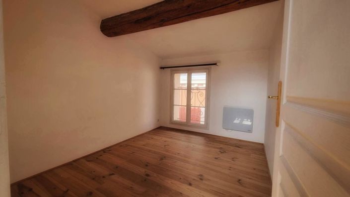 Image No.14-3 Bed Property for sale