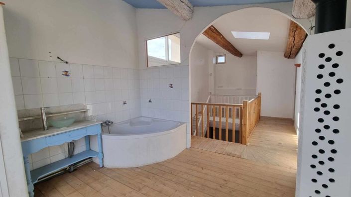 Image No.15-3 Bed Property for sale