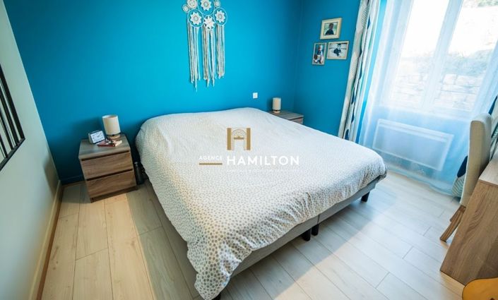 Image No.11-7 Bed Property for sale