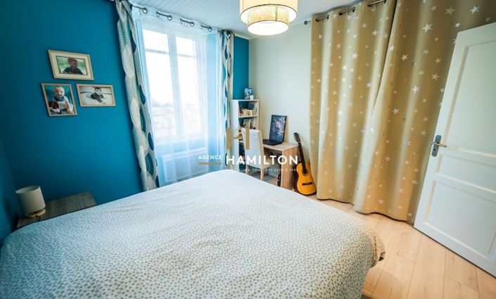 Image No.12-7 Bed Property for sale