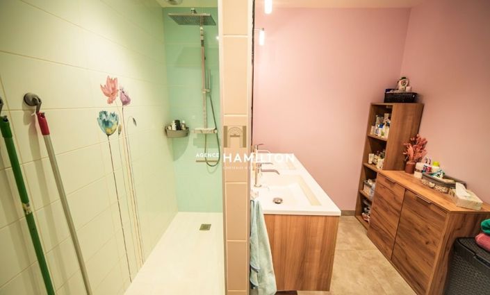 Image No.14-7 Bed Property for sale