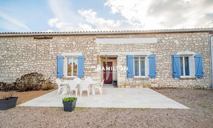 Image No.19-7 Bed Property for sale