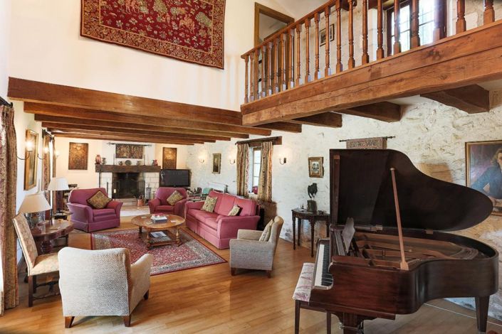 Image No.4-6 Bed Property for sale