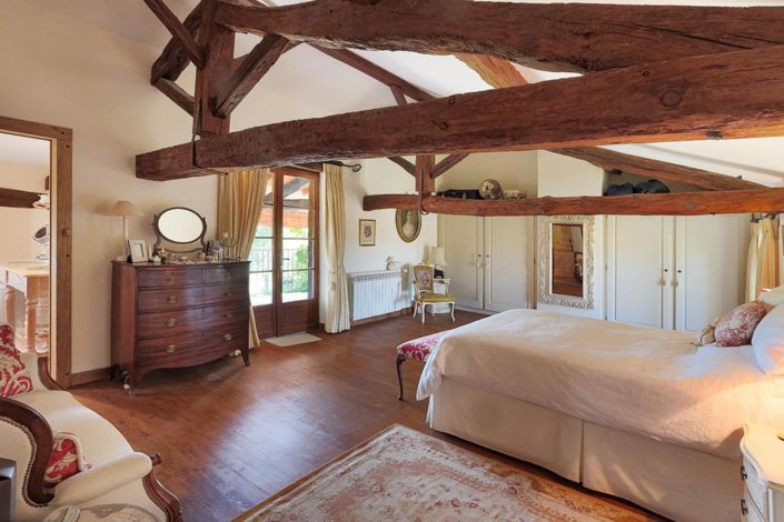 Image No.6-6 Bed Property for sale