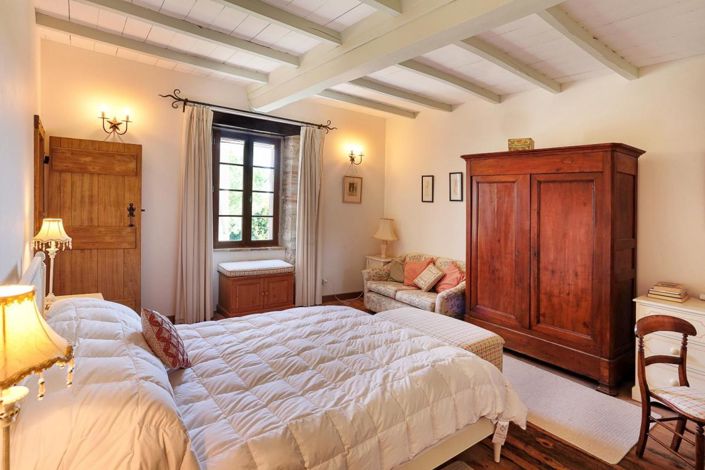 Image No.9-6 Bed Property for sale