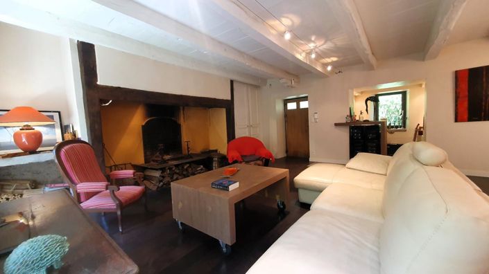 Image No.16-6 Bed Property for sale