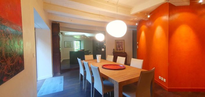 Image No.18-6 Bed Property for sale