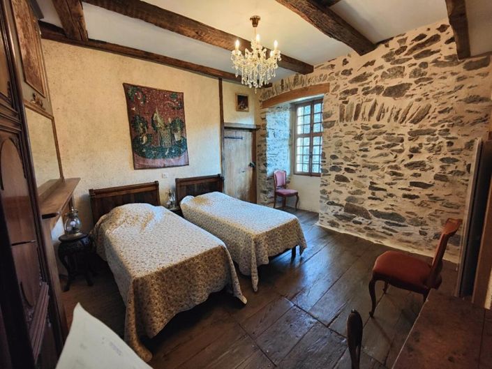 Image No.18-6 Bed House for sale