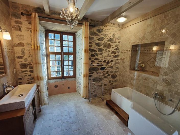 Image No.19-6 Bed House for sale