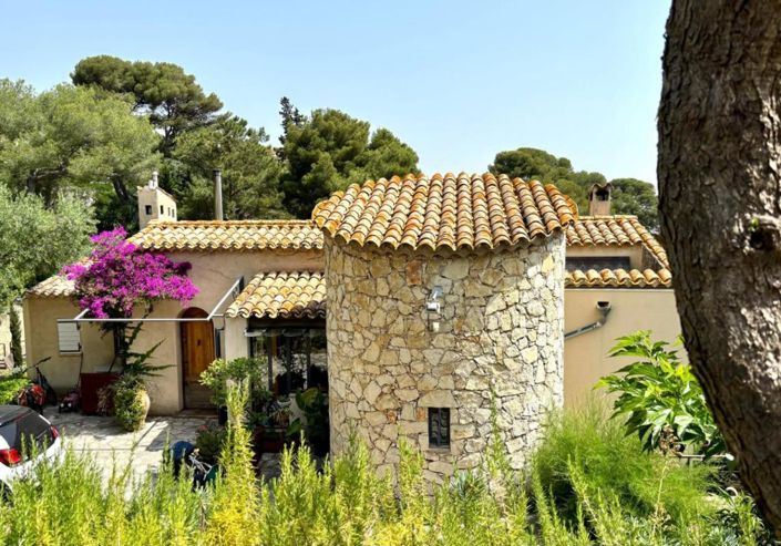 Image No.3-5 Bed House for sale