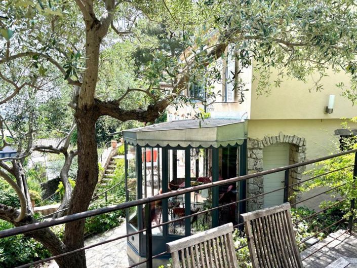 Image No.8-5 Bed House for sale