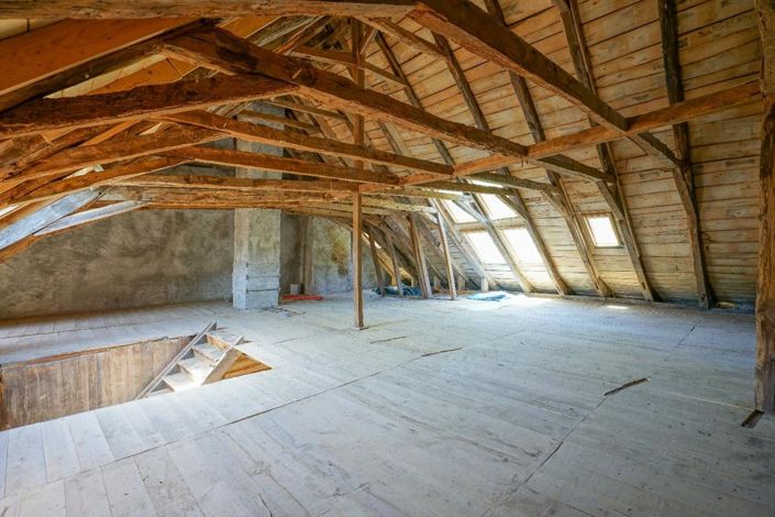 Image No.9-5 Bed Property for sale