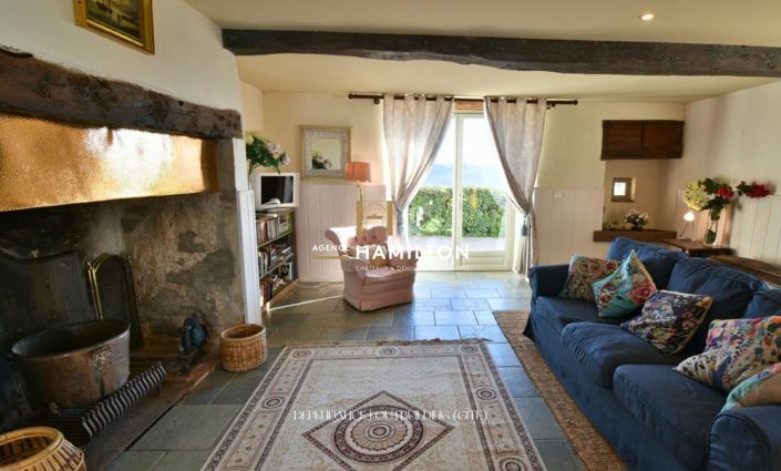 Image No.12-6 Bed Property for sale