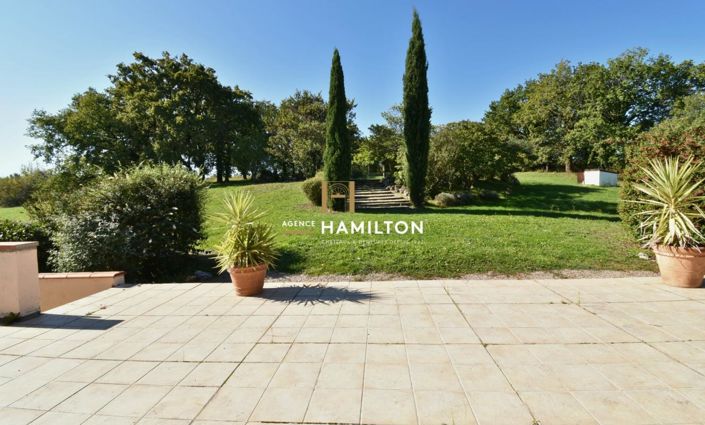 Image No.2-6 Bed Property for sale