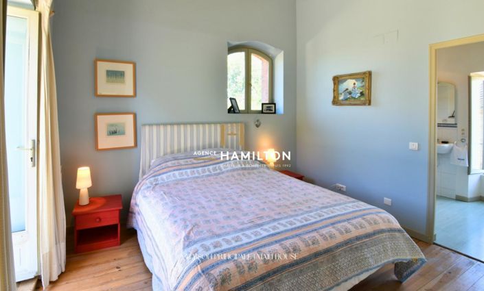 Image No.9-6 Bed Property for sale