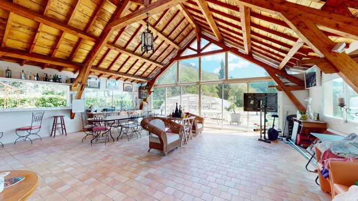 Image No.18-6 Bed Property for sale